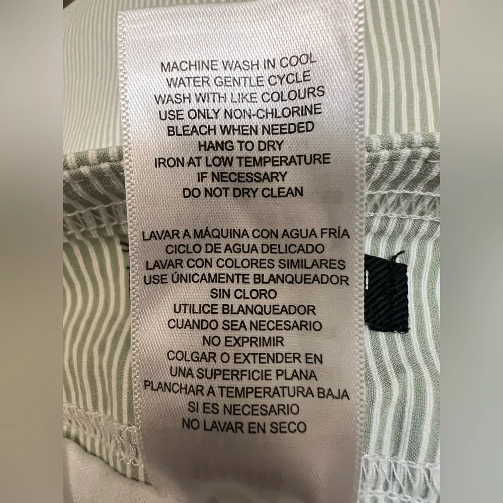 Mario Serrani Pinstripe green and white Mini Skirt Sz small EUC